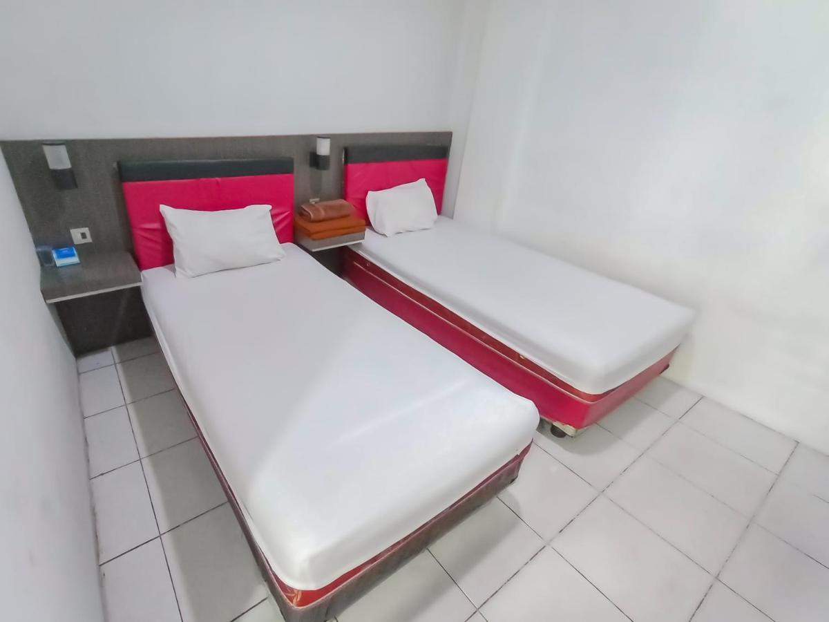 Reddoorz Syariah Near Q-Mall Banjarbaru Martapura  Exterior foto