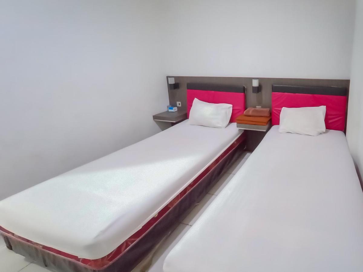 Reddoorz Syariah Near Q-Mall Banjarbaru Martapura  Exterior foto
